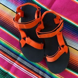 SOLD❗️Teva Flatform Universal —Golden Poppy